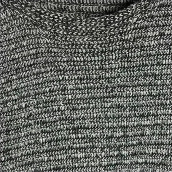 A.n.a Women's black and white Pullover Sweater Size M Casual Knit Solid - Picture 3 of 9